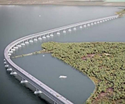 В Керченском проливе приступили к строительству временного моста