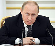 Владимир Путин поручил ускорить выделение Крыму средств на строительство дорог