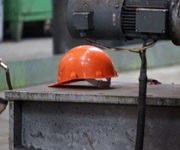 Свердловские предприятия по производству стройматериалов массово переводят сотрудников на неполный рабочий день