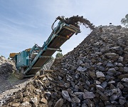 Отходы деятельности шахт в Кузбассе переработают в щебень