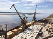 Перевозка инертных материалов речным транспортом в Якутии в этом году оказалась более длительной