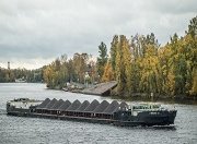 «ЛСР. Базовые» активно использует возможности водных перевозок