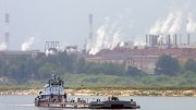 Добыча песка привела к обмелению Волги