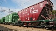 Цементовозы ПГК повезли песок