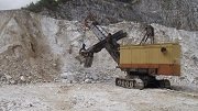 На карьере Перевал увеличили добычу мрамора для производства щебня
