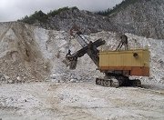 На карьере Перевал увеличили добычу мрамора для производства щебня