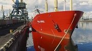 Рекордное количество щебня погрузили на борт «Сибири» в Мурманском морском торговом порту