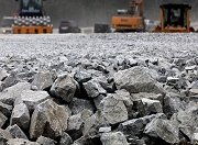 Свердловским дорожникам придется закупать только лицензированный щебень и песок