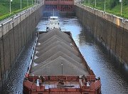 Поставка гранитного и высокопрочного щебня водным транспортом в июле 2021 года