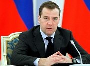 Медведев поручил вести контроль за ценами на стройматериалы