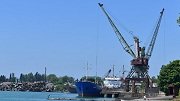 Абхазия возобновляет поставки щебня в Крым 