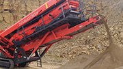 Новый двухдечный грохот QA441  с технологией Doublescreen от Sandvik Construction