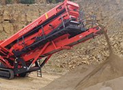 Новый двухдечный грохот QA441  с технологией Doublescreen от Sandvik Construction