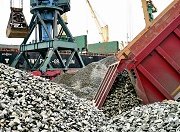 Мурманский морской торговый порт повторил рекорд погрузки щебня