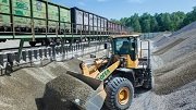 Красноярская железная дорога направила 250 тн. щебня на ремонт дорог кузбасского поселка