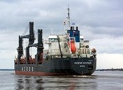 В Мурманском морском торговом порту состоялась погрузка партии щебня для Сабетты