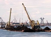 Красноярский и Лесосибирский речные порты готовят грузы к навигации
