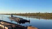 Речной порт Кирова принял очередную баржу с щебнем