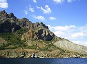 В Крыму у горы Кара-Даг могут начать добычу щебня