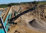 На карьере в районе деревни Нестерово открыли передвижной завод по производству щебня, гравия и песка